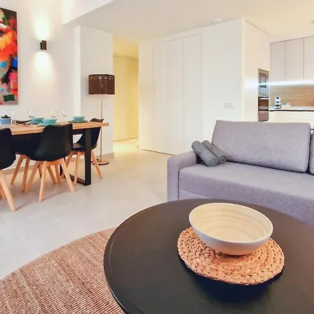 Private Jacuzzi, Heated Pool, Ac, Garage, 250m Beach, Apartman